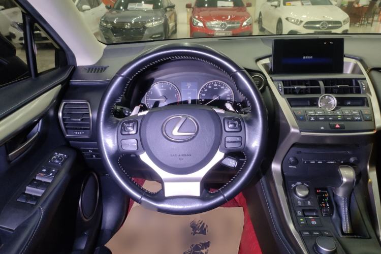 Used Lexus NX 2015 200T All-Wheel-Drive Fēngshàng Edition Steering Wheel