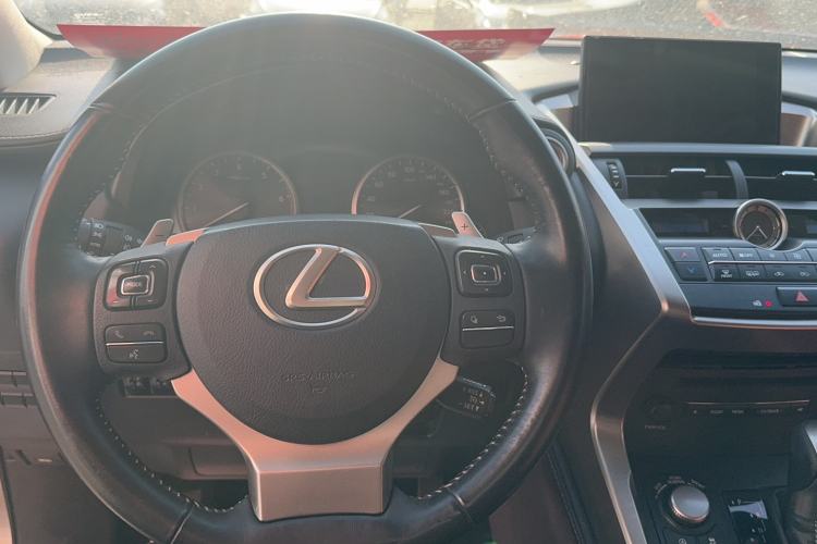 Used Lexus NX 2015 200T All-Wheel-Drive Fēngshàng Edition Steering Wheel