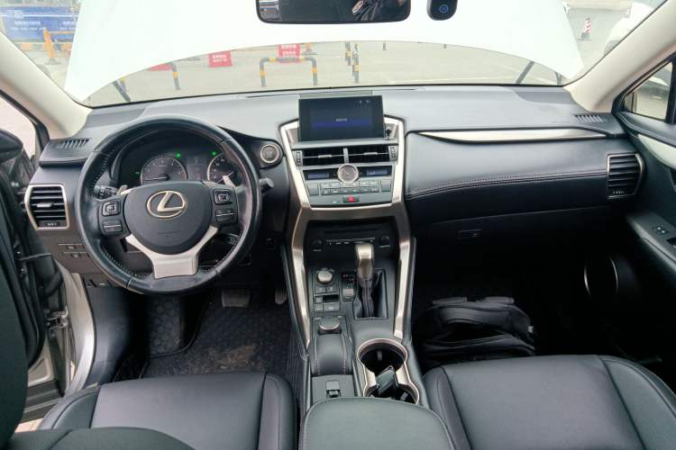 Used Lexus NX 2015 200T All-Wheel-Drive Fēngshàng Edition Center Console