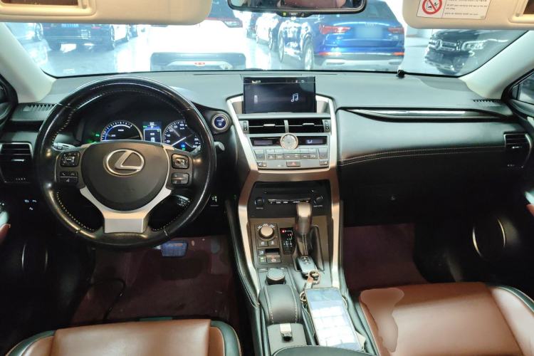 Used Lexus NX 2015 300h All-Wheel-Drive Fēngzhì Edition Center Console