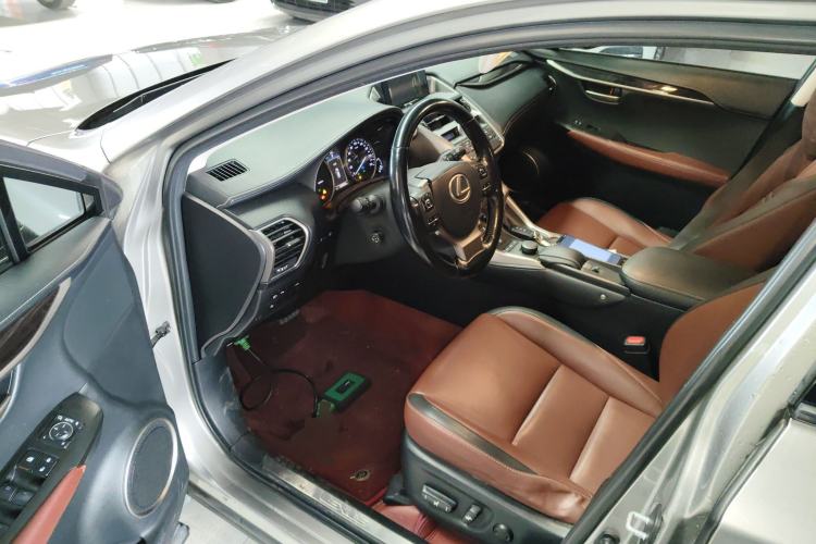 Used Lexus NX 2015 300h All-Wheel-Drive Fēngzhì Edition Driver Seat