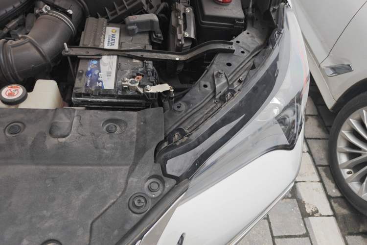Used Lexus NX 2015 200T All-Wheel-Drive Fēngshàng Edition Engine Bay Left