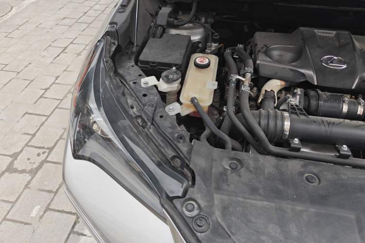 Used Lexus NX 2015 200T All-Wheel-Drive Fēngshàng Edition Engine Bay Right