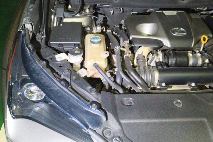 Used Lexus NX 2015 200T All-Wheel-Drive Fēngshàng Edition Engine Bay Right