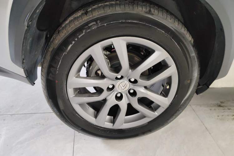 Used Lexus NX 2015 300h All-Wheel-Drive Fēngzhì Edition Exterior 5
