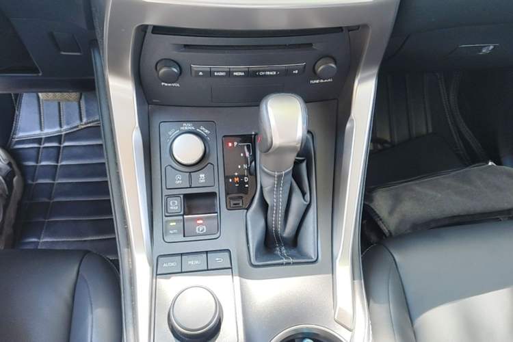 Used Lexus NX 2015 200T All-Wheel-Drive Fēngshàng Edition Gear Lever