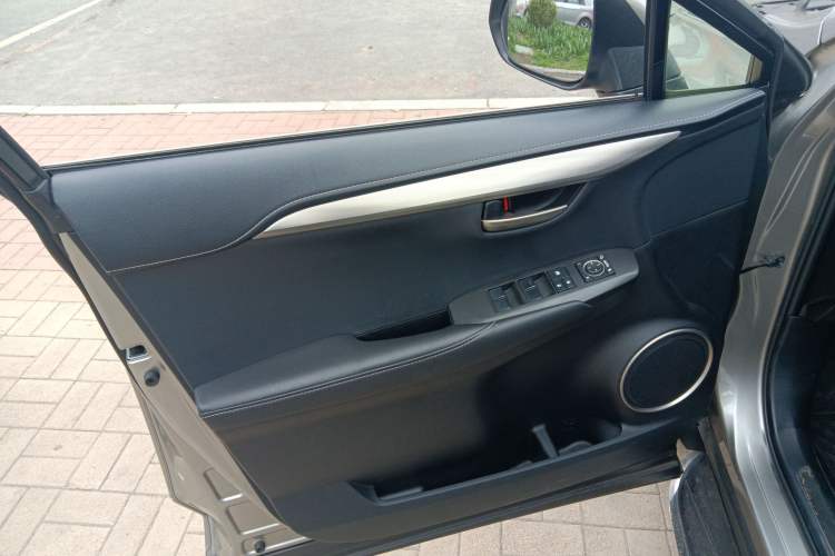 Used Lexus NX 2015 200T All-Wheel-Drive Fēngshàng Edition Left Front Door Interior