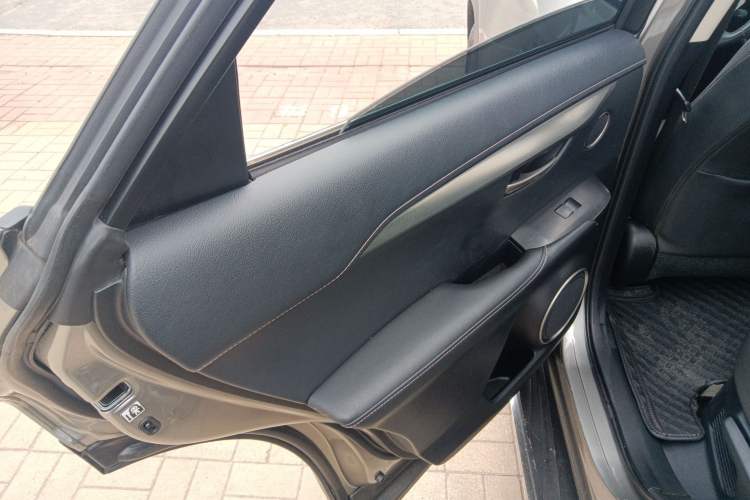 Used Lexus NX 2015 200T All-Wheel-Drive Fēngshàng Edition Left Rear Door Interior