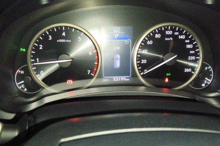 Used Lexus NX 2015 200T All-Wheel-Drive Fēngshàng Edition Odometer Close Up