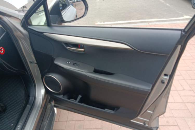 Used Lexus NX 2015 200T All-Wheel-Drive Fēngshàng Edition Right Front Door Interior