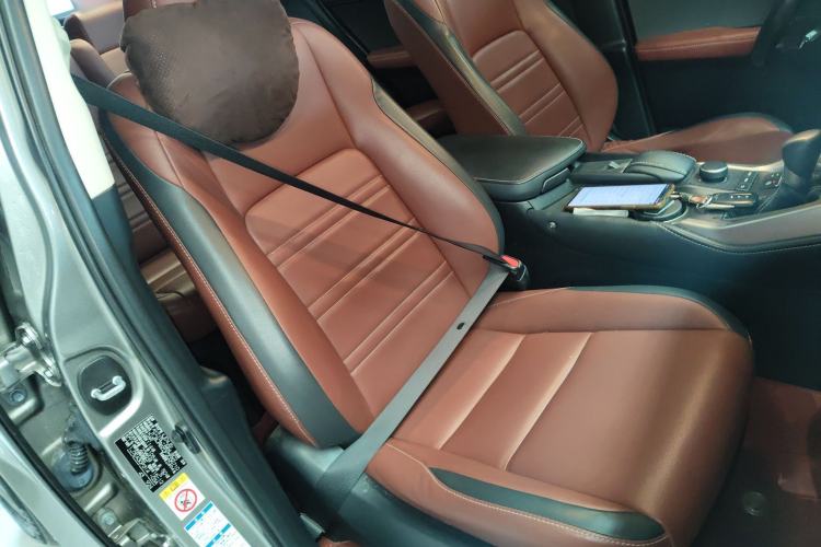 Used Lexus NX 2015 300h All-Wheel-Drive Fēngzhì Edition Right Front Seat
