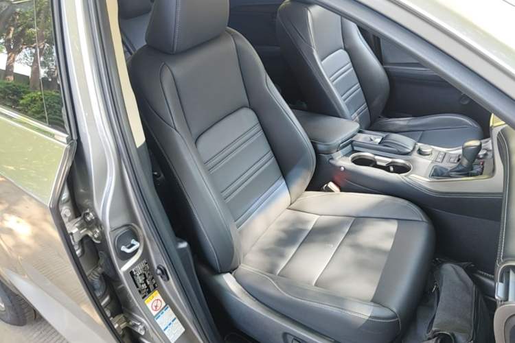 Used Lexus NX 2015 200T All-Wheel-Drive Fēngshàng Edition Right Front Seat