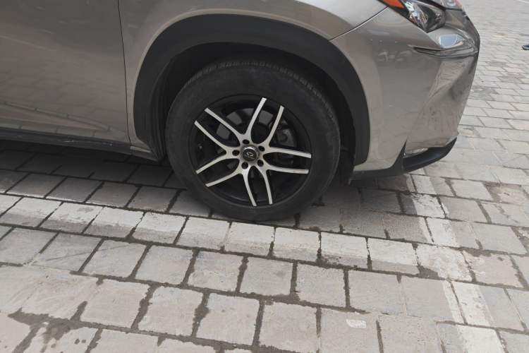 Used Lexus NX 2015 200T All-Wheel-Drive Fēngshàng Edition Right Front Wheel Hub