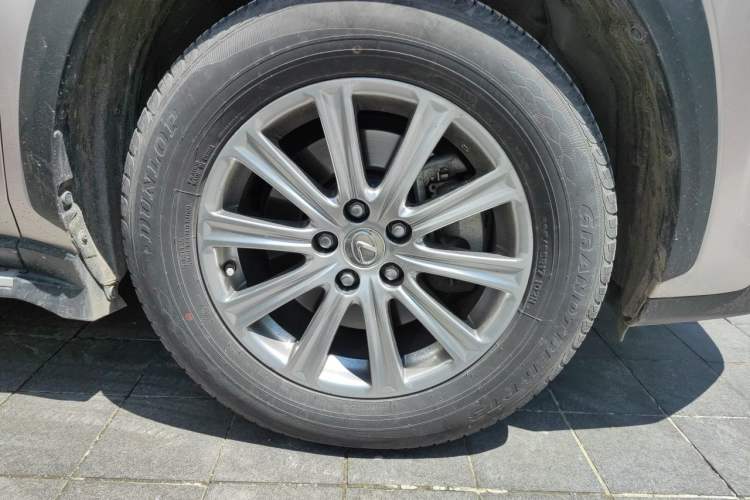 Used Lexus NX 2015 200 All-Wheel Drive Fēngshàng Edition Right Front Wheel Hub