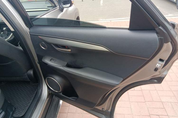 Used Lexus NX 2015 200T All-Wheel-Drive Fēngshàng Edition Right Rear Door Interior