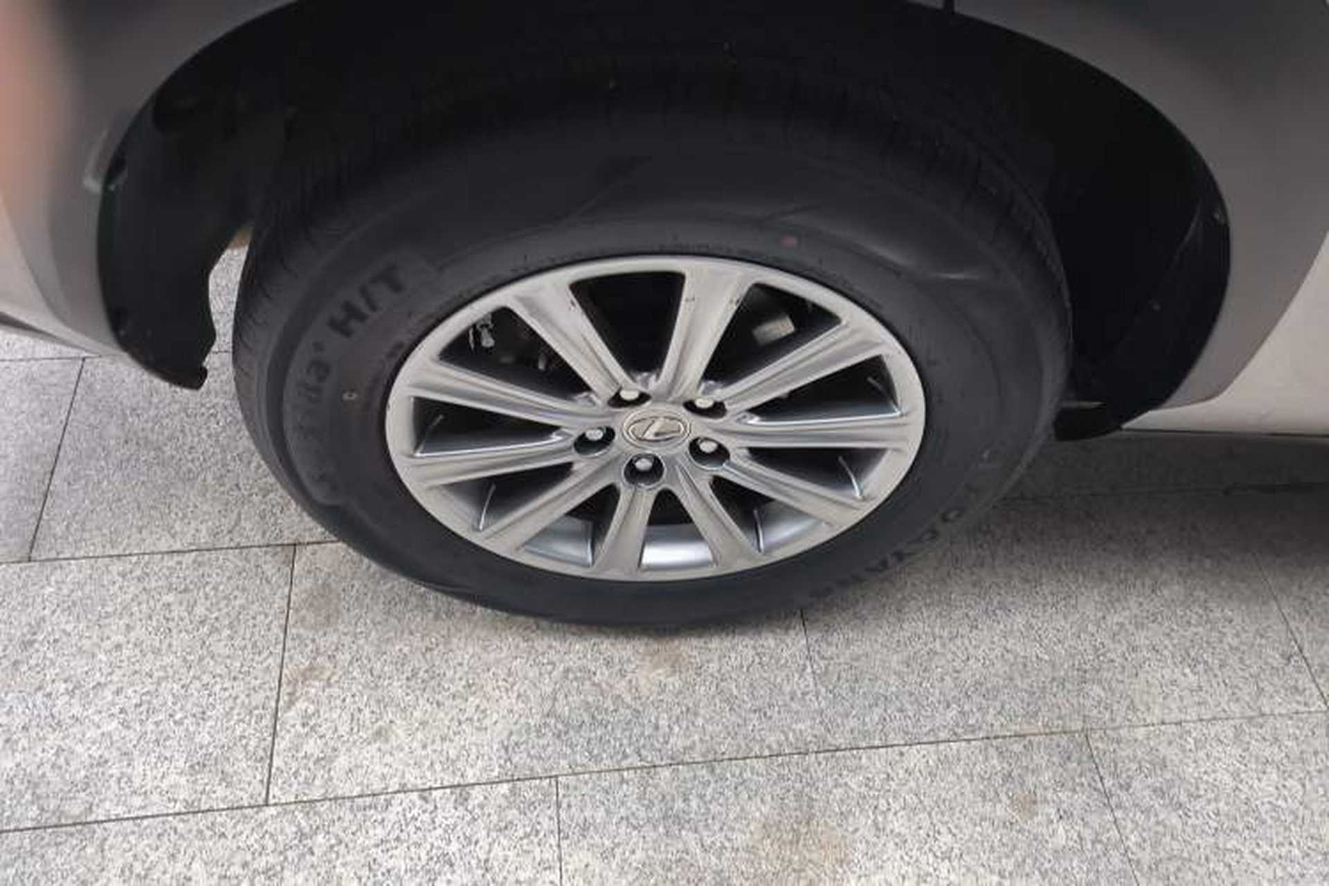 Used Lexus NX 2015 200 Front-Wheel Drive X-Trail SE Edition Right Rear Wheel Hub