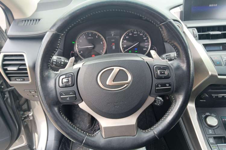 Used Lexus NX 2015 200T All-Wheel-Drive Fēngshàng Edition Steering Wheel
