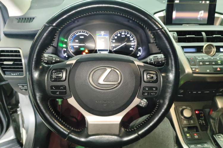 Used Lexus NX 2015 300h All-Wheel-Drive Fēngzhì Edition Steering Wheel