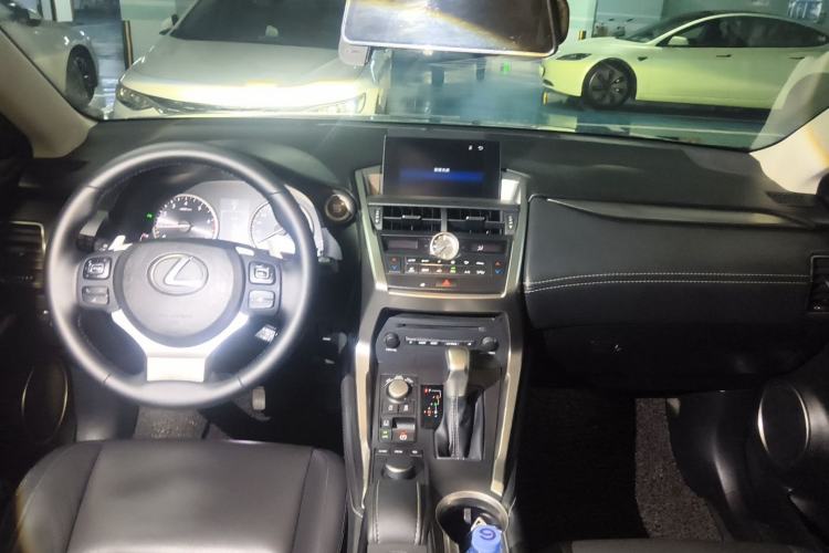 Used Lexus NX 2015 200T All-Wheel-Drive Fēngshàng Edition Center Console