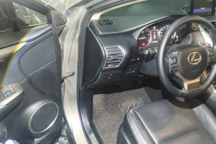 Used Lexus NX 2015 200T All-Wheel-Drive Fēngshàng Edition Driver Seat