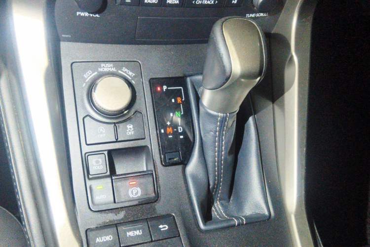 Used Lexus NX 2015 200T All-Wheel-Drive Fēngshàng Edition Gear Lever