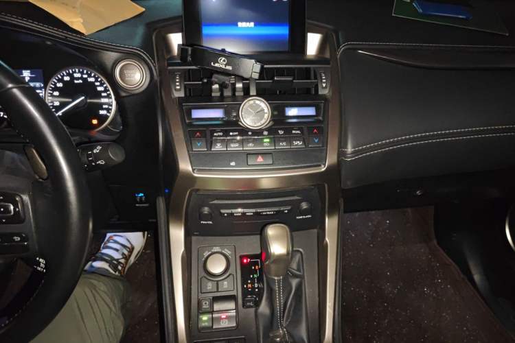 Used Lexus NX 2015 200T All-Wheel-Drive Fēngshàng Edition Audio And AC Panel
