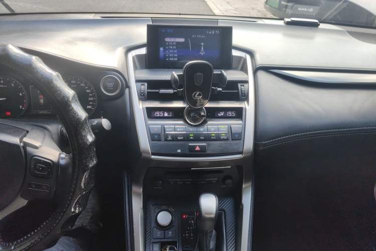 Used Lexus NX 2015 200 Front-Wheel Drive X-Trail SE Edition Audio And AC Panel