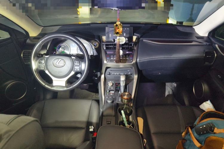Used Lexus NX 2015 300h All-Wheel-Drive Fēngzhì Edition Center Console