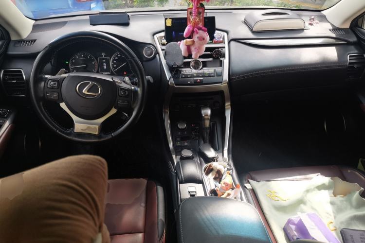 Used Lexus NX 2015 200T All-Wheel-Drive Fēngshàng Edition Center Console