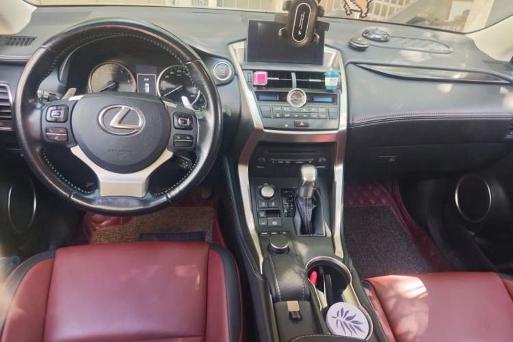 Used Lexus NX 2015 200T All-Wheel-Drive Fēngshàng Edition Center Console