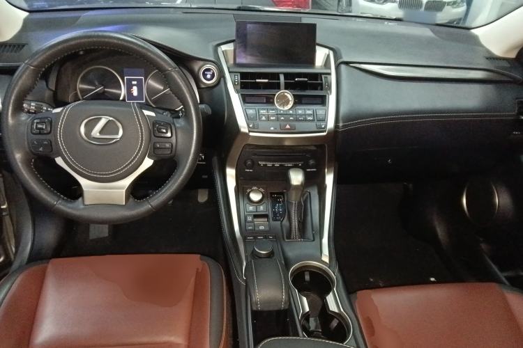 Used Lexus NX 2015 300h Front-Drive Fēngshàng Edition Center Console