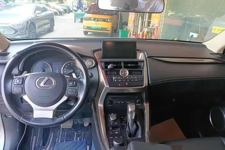 Used Lexus NX 2015 200T All-Wheel-Drive Fēngshàng Edition Center Console