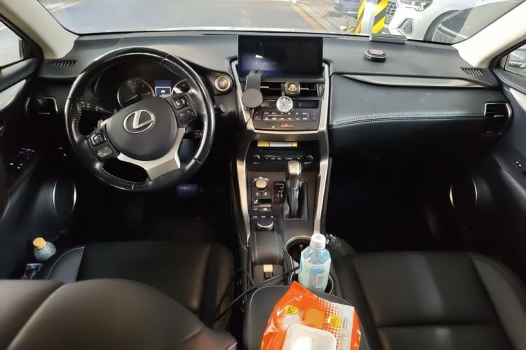 Used Lexus NX 2015 200T All-Wheel-Drive Fēngshàng Edition Center Console