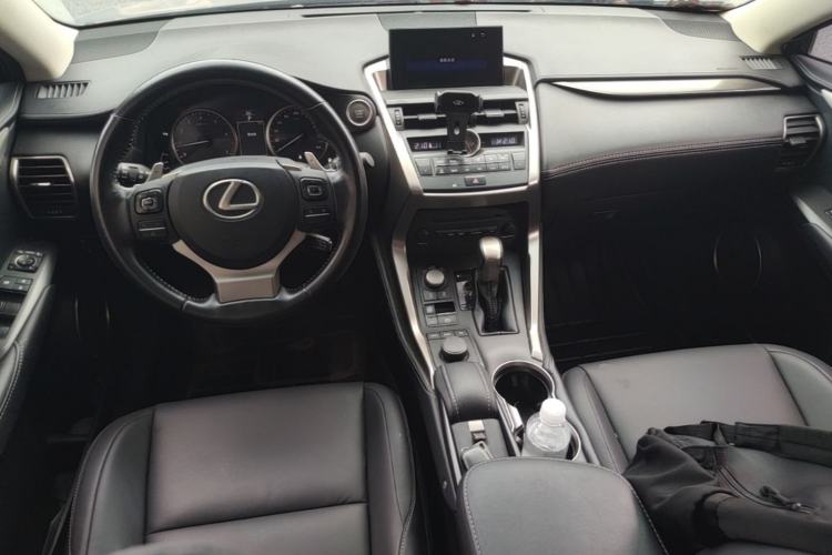 Used Lexus NX 2015 200T All-Wheel-Drive Fēngshàng Edition Center Console