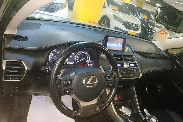 Used Lexus NX 2015 200T All-Wheel-Drive Fēngshàng Edition Center Console