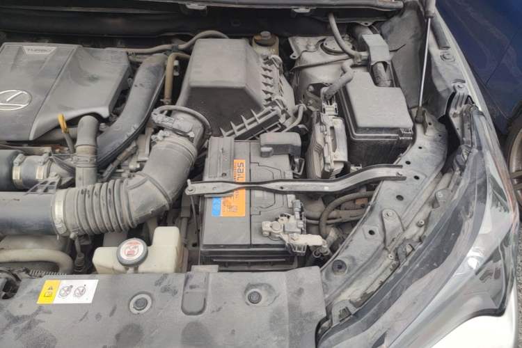 Used Lexus NX 2015 200T All-Wheel-Drive Fēngshàng Edition Engine Bay Left