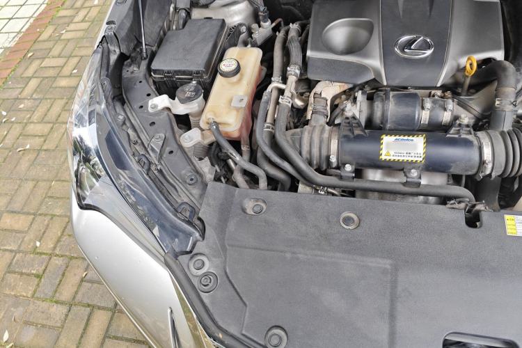 Used Lexus NX 2015 200T All-Wheel-Drive Fēngshàng Edition Engine Bay Right