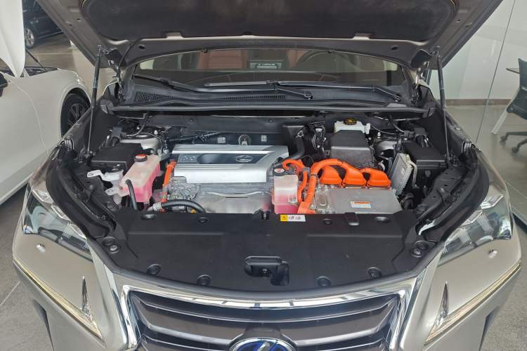 Used Lexus NX 2015 300h All-Wheel-Drive Fēngzhì Edition Engine Bay