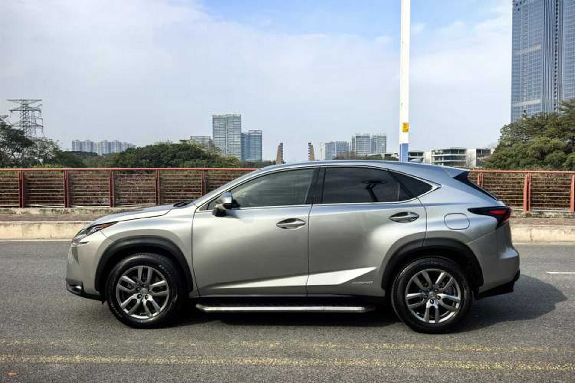 Used Lexus NX 2015 300h All-Wheel-Drive Fēngzhì Edition Exterior 11