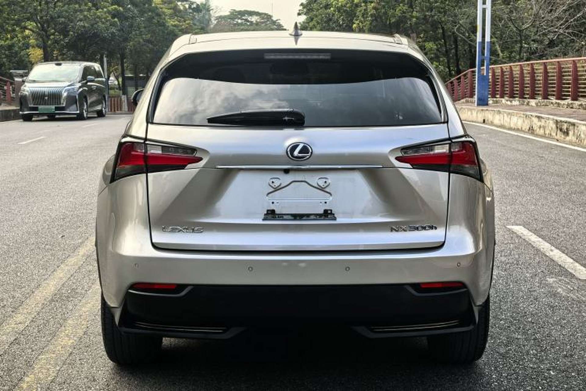 Used Lexus NX 2015 300h All-Wheel-Drive Fēngzhì Edition Exterior 3