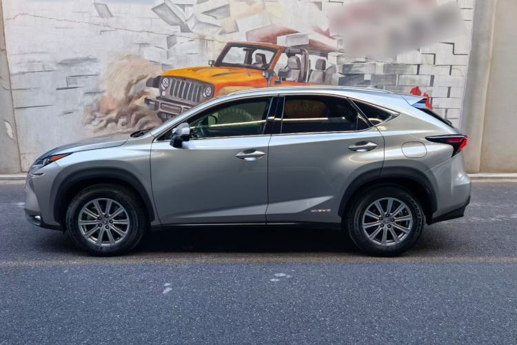 Used Lexus NX 2015 300h Front-Drive Fēngshàng Edition Exterior 3