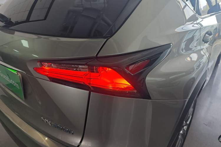 Used Lexus NX 2015 300h All-Wheel-Drive Fēngzhì Edition Exterior 3