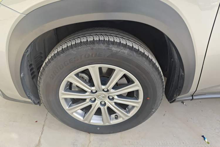 Used Lexus NX 2015 200 Front-Wheel Drive X-Trail SE Edition Exterior 7