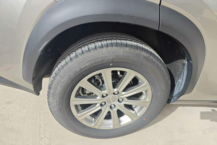 Used Lexus NX 2015 200 Front-Wheel Drive X-Trail SE Edition Exterior 8