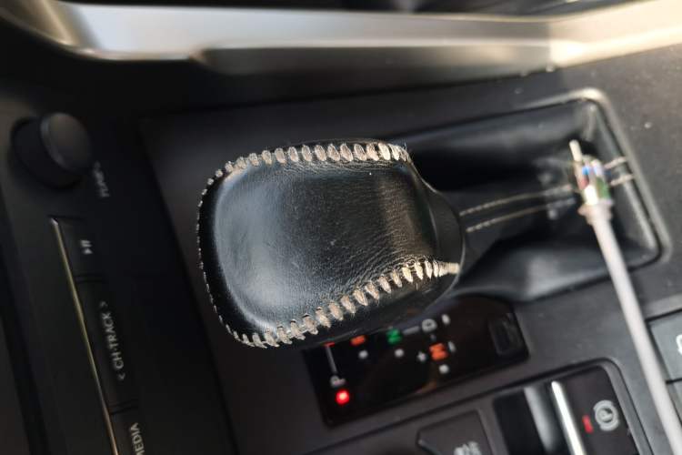 Used Lexus NX 2015 200T All-Wheel-Drive Fēngshàng Edition Gear Lever