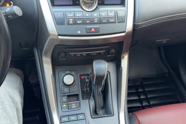 Used Lexus NX 2015 200T All-Wheel-Drive Fēngshàng Edition Gear Lever