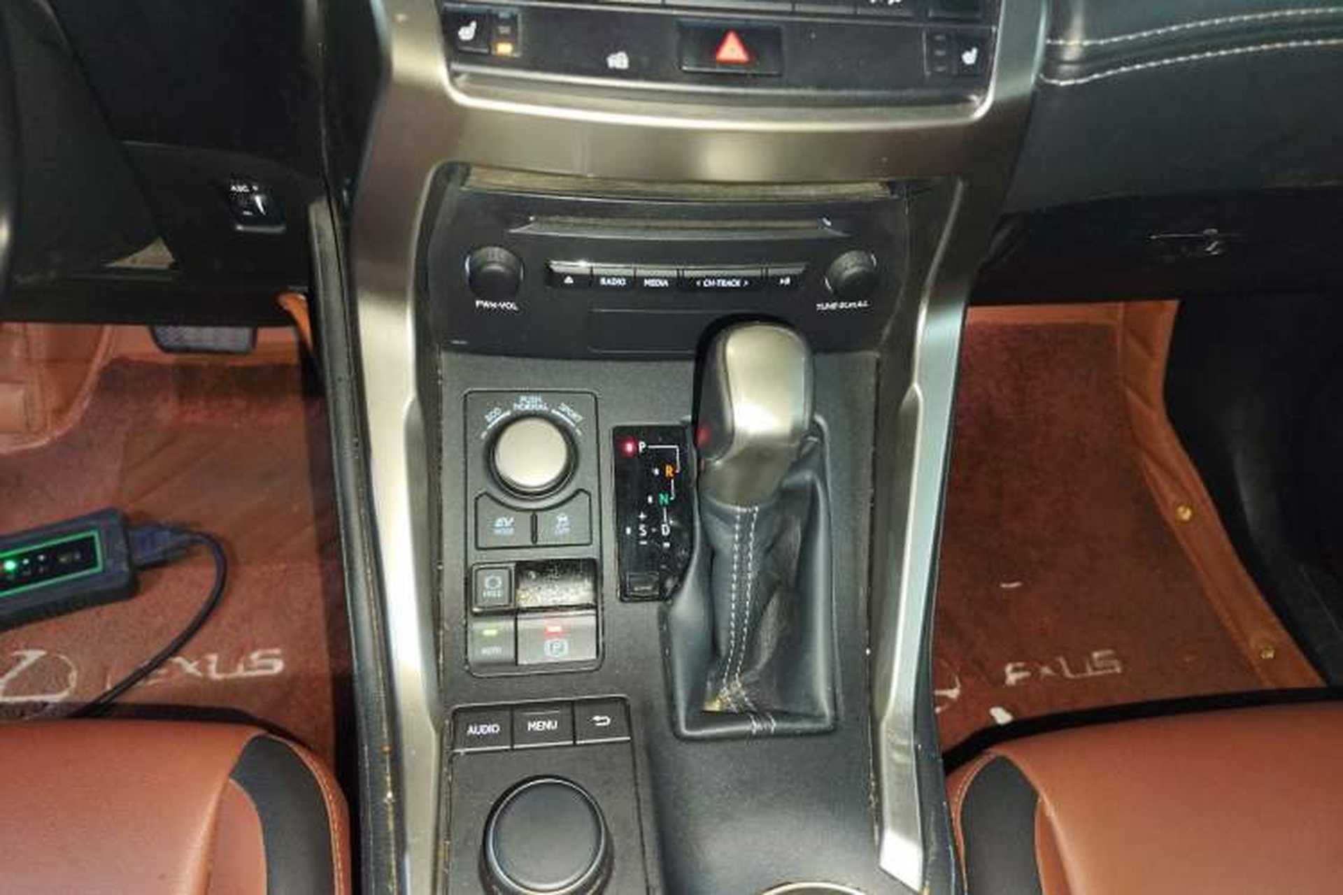 Used Lexus NX 2015 300h All-Wheel-Drive Fēngzhì Edition Gear Lever