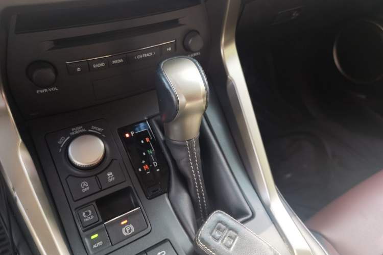 Used Lexus NX 2015 200T All-Wheel-Drive Fēngshàng Edition Gear Lever