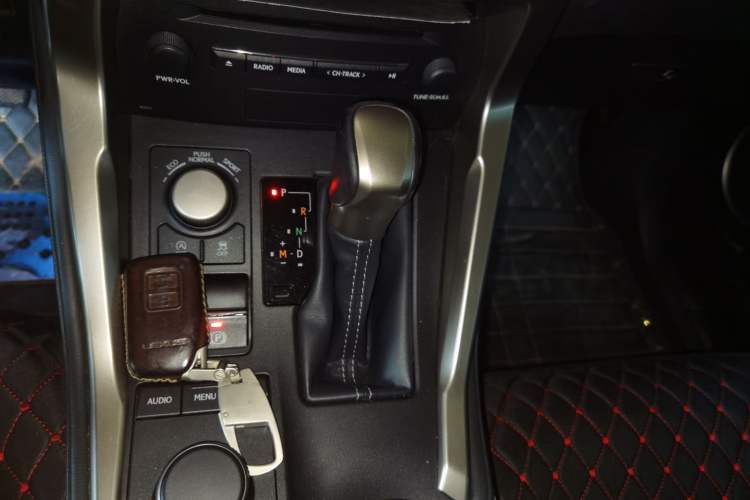 Used Lexus NX 2015 200T All-Wheel-Drive Fēngshàng Edition Gear Lever