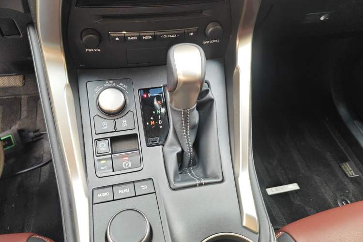 Used Lexus NX 2015 200T All-Wheel-Drive Fēngshàng Edition Gear Lever